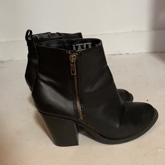 Black ankle booties | women’s size 7 - Picture 6 of 12